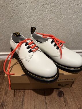 Dr. Martens White Leather 3-Eye Shoes with Bright Orange Laces